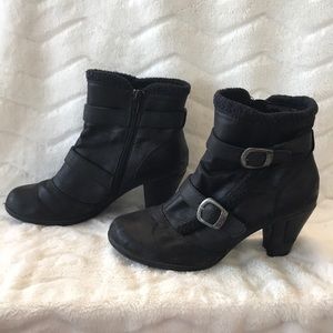 Bare Traps boots